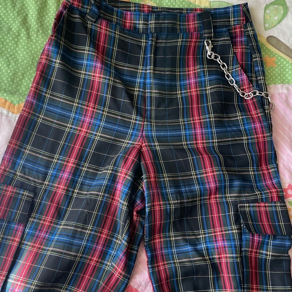 Plaid Black Cargo Pants Forever 21 with a chain - Picture 5 of 7